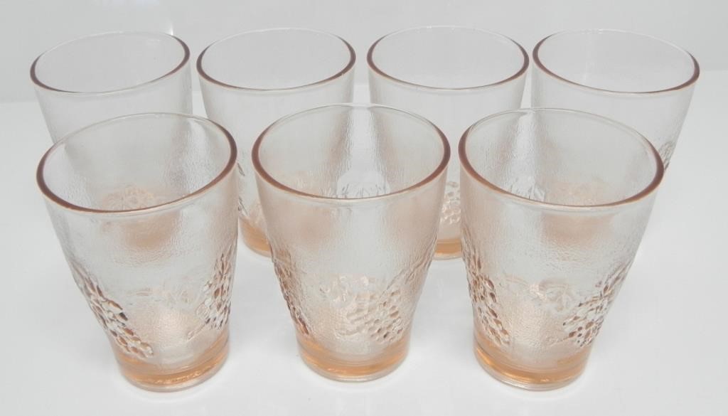 7 PINK BLACKBERRY DESIGN DRINKING GLASSES