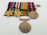 Lot de médailles militaires dont The Defence Medal