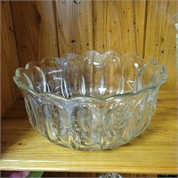 Vtg Clear Glass Serving Bowl