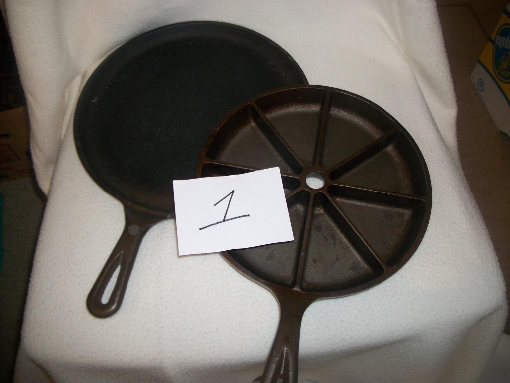 LODGE CAST IRON CORNBREAD, REMC GRIDDLE