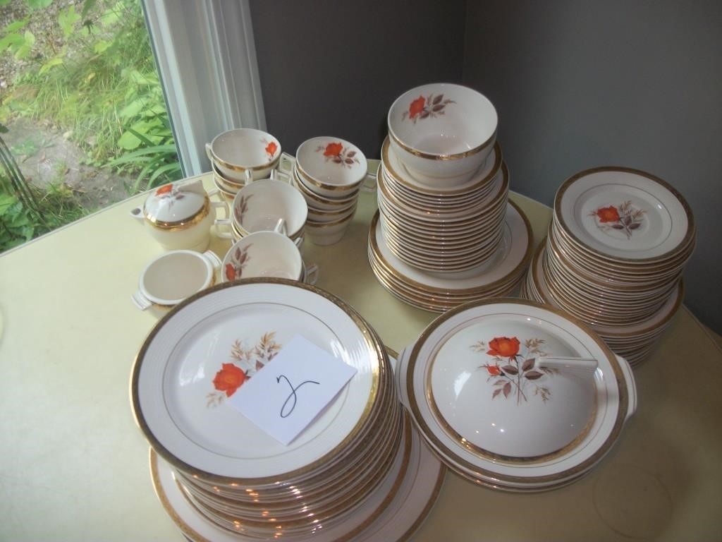 TRIUMPH DISH SET