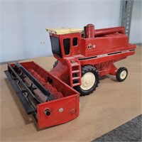 ERTL 1:32 INTERNATIONAL AXIAL FLOW COMBINE