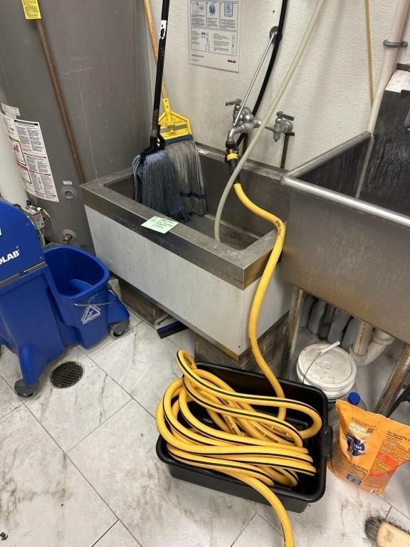 SS WASHING STATION W/ HOSE