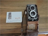 Vintage Rolleicord camera with case