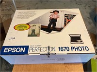 Epson 1670 Color scanner - new