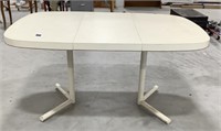 Wood table w/ one leaf-59 x 41.75 x 29.75