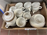 VTG. TEAPOT, SAUCERS AND CUPS LOT
