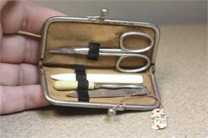 Old Leather Miniature Manicure Set