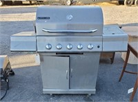 R- Perfect Flame Stainless Propane BBQ