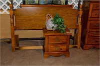 Queen headboard & night stand 22" t x 22" x 15"