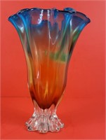 Gorgeous 11" glass vase with colour change