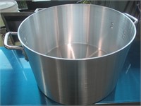 NewSauce Pot 16" 34 Quart