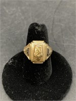 10 Karat gold class ring 1949 size 7 1/2 weighs 6.