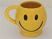 VTG MCCOY USA YELLOW SMILEY FACE COFFEE CUP