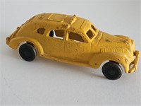 VTG 8" CAST IRON YELLOW TAXI CAB-VERY NICE