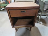 MC STYLE 1 DRAWER TABLE