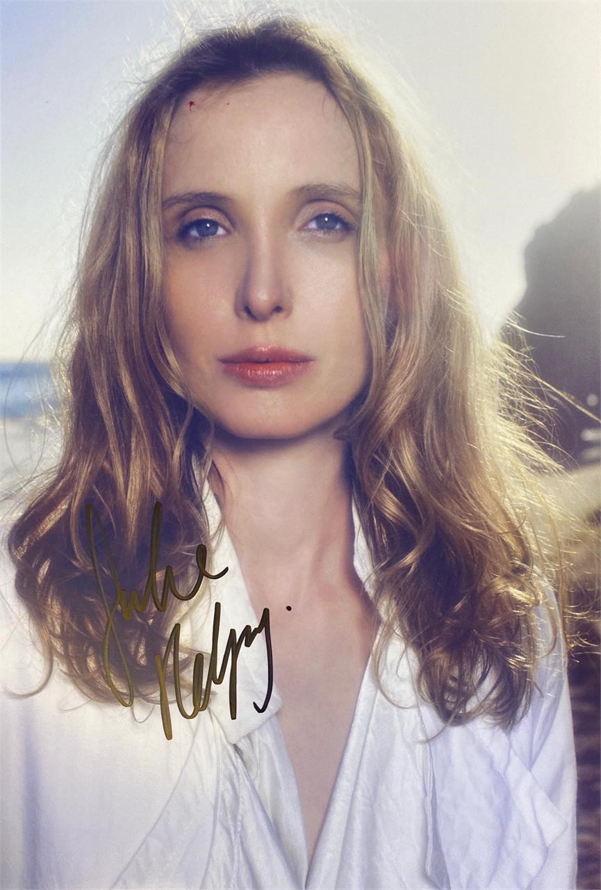 Autograph  
Julie Delpy Photo