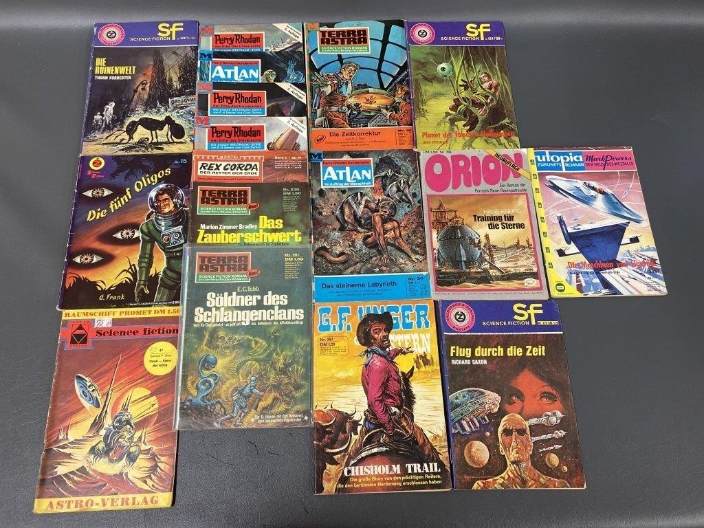 Collection of 17 Vintage Science Fiction Comics