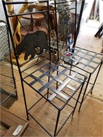 Lot with 2 metal frames chairs featuring a bear an