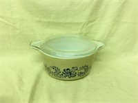 Pyrex HOMESTEAD STENCIL Casserole with Lid #474-B