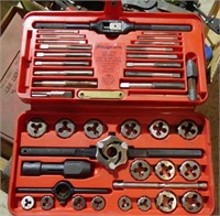 Snap On metric tap & die set