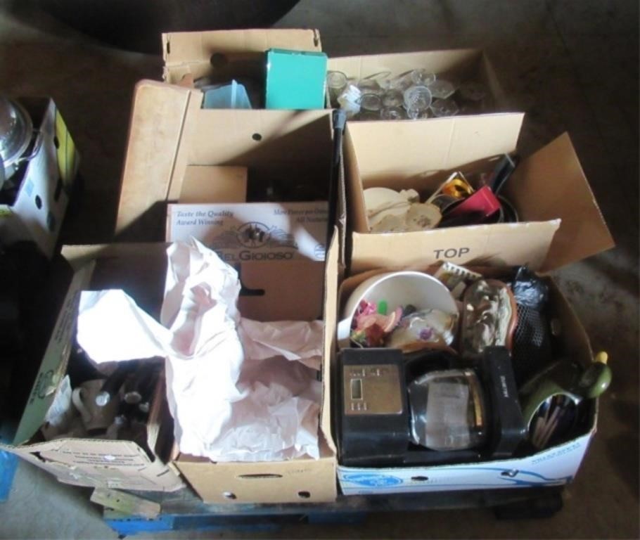 Contents of pallet that includes knife set with