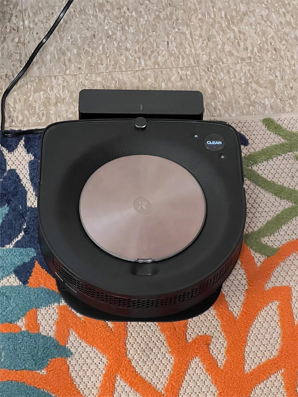 iRobot roomba working vacuum