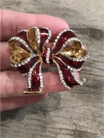 Beautiful Christmas Bow Pin Brooch
