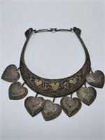 VINTAGE ETCHED HEART THEMED NECKLACE 8in T x 6in