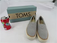 Toms , souliers neufs pour femme gr 8