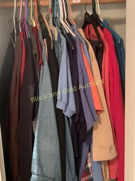 Closet Hanging Women’s Plus Size Tops