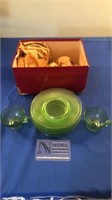 Vintage green glass set
 6 plates & 6 cups