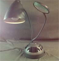 Desk lamp with magnifying glass works