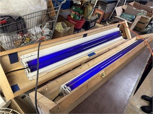 4x4 Foot black lights in wooden box-tested