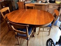 Oak Dining Room Table & 4 Chairs w/ 2 Leaves