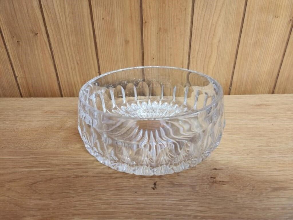 Crystal glass bowl 8x3 in