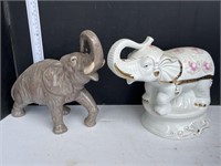 2 glass elephant figures