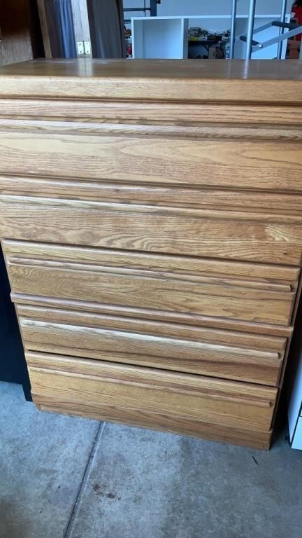 5 drawer dresser, 19”x36”x50”