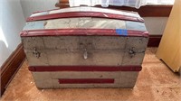 Antique steamer trunk 32”x18.5”x22”
