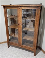 Glass Display Cabinet 40Wx56.5Hx16D - side glass