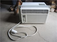 GE AIR CONDITIONER-WORKS