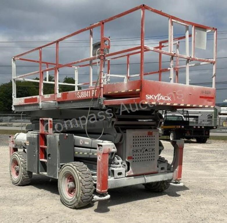 Sky Jack Dual Fuel Scissor Lift SJ8841 RT