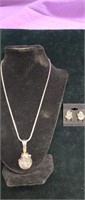 Beautiful Snowman Necklace and Earrings Set