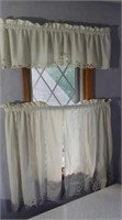 Set of 2 Curtains and Valance