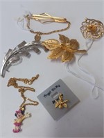 Lot of Various Goldtone Brooches , Silvertone