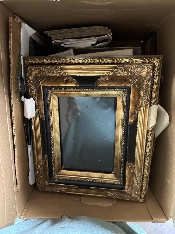 BOX OF PHOTOGRAPHS PICTURE FRAMES MISC
