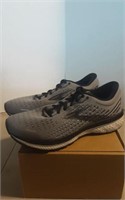 Brooks "Ghost 13" mens Shoes (Size 9)