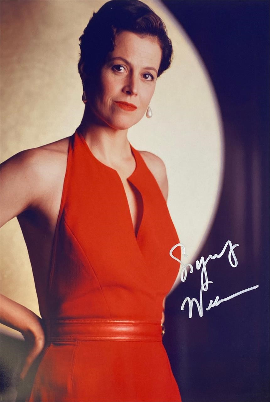 Autograph Signed COA Hollywood Sexy Actress Photo M