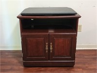 TELEVISION STAND WITH LAZY SUSAN TOP