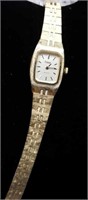 Ladies Pulsar wrist watch gold tone